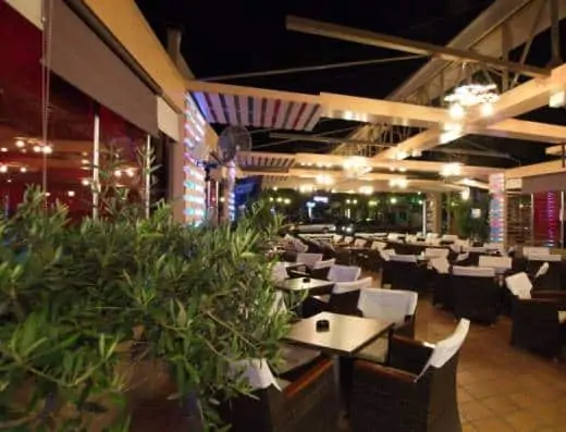 Cafe Cafe Cocktail & Gin Bar